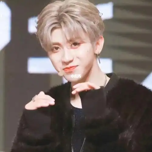 蔡徐坤奶萌可爱帅气炸街