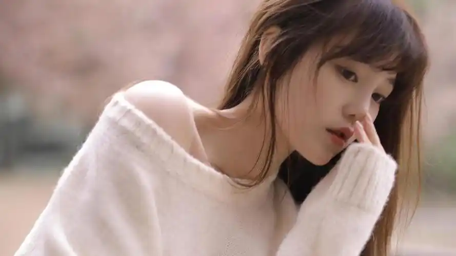 纯情白嫩的少女私房写真,高清壁纸图片,清纯美女-回车桌面