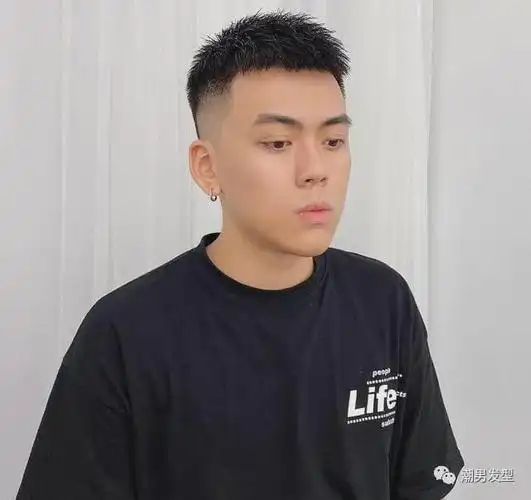 还在纠结剪什么发型吗2020年流行的4款男生发型参考
