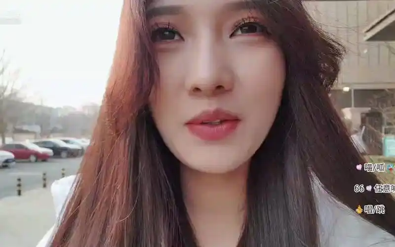 [户外腿最长的女主播].[20230223160132]