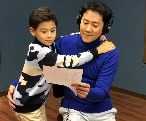 回顾蔡国庆曾经拒绝那英被圈外妻子苦追8年如今儿子成骄傲