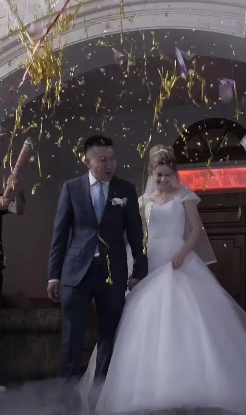 回顾东北小伙娶俄罗斯村花女方婚后胖若两人丈母娘生10个