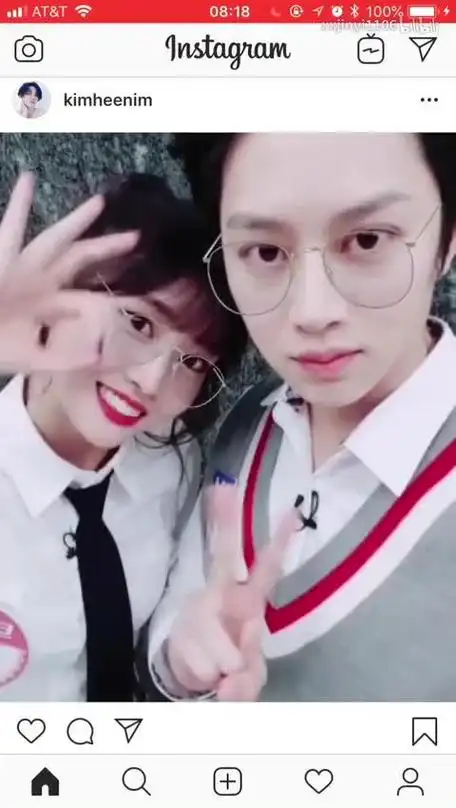 金希澈momo分手#金希澈与twice成员momo平井桃公开恋情1年6个月趾后