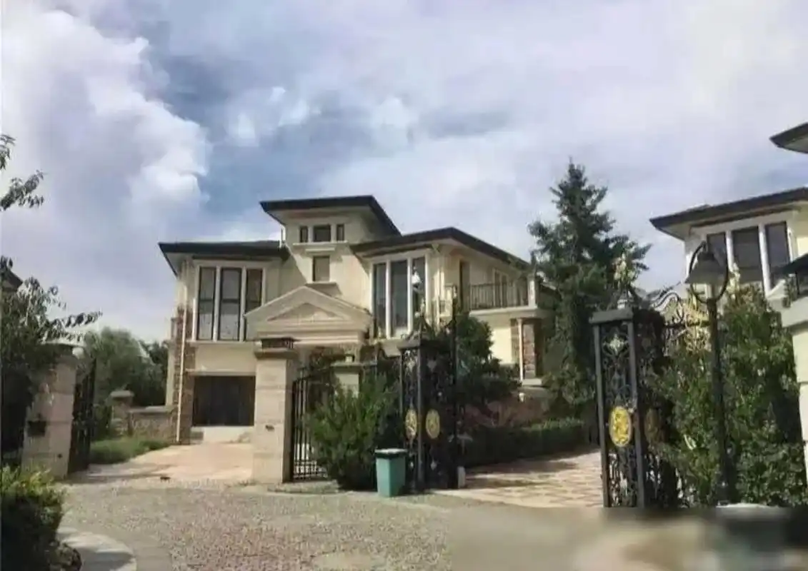 赵丽颖的豪宅位于泰和北京院子,这个地区曾被评为亚洲十大豪宅之一