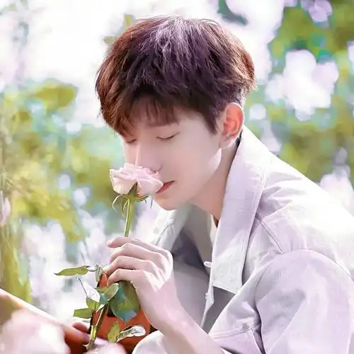 王源最新微信头像|王源_手机网易网