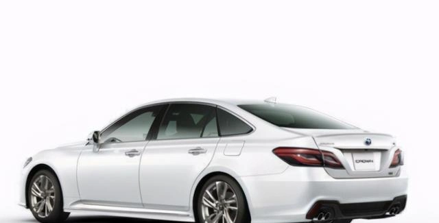 2021款丰田皇冠现已开始发售内饰更加豪华你会心动吗