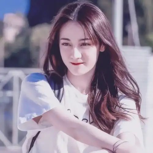 迪丽热巴头像.自调滤镜抱图dd.盗图司马. 二转请注明出自顾萱霏.