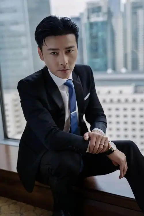 在做武术指导时,张晋做过不少演员的替身,最为辉煌的时候,就是做