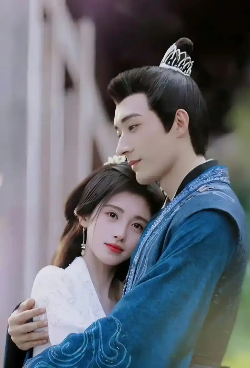 辣评网友:古代人挟持美妆博主!郑合惠子和鞠婧祎同框