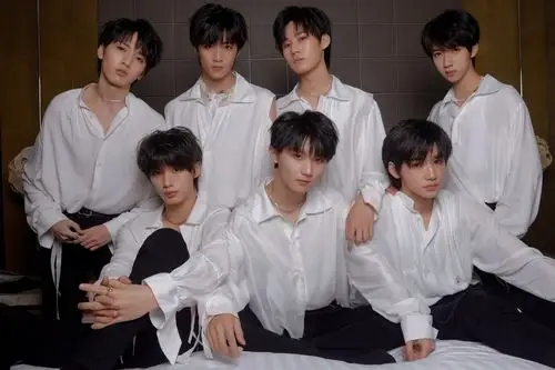 时代少年团白衬衫怼脸照弟弟们也太可了吧