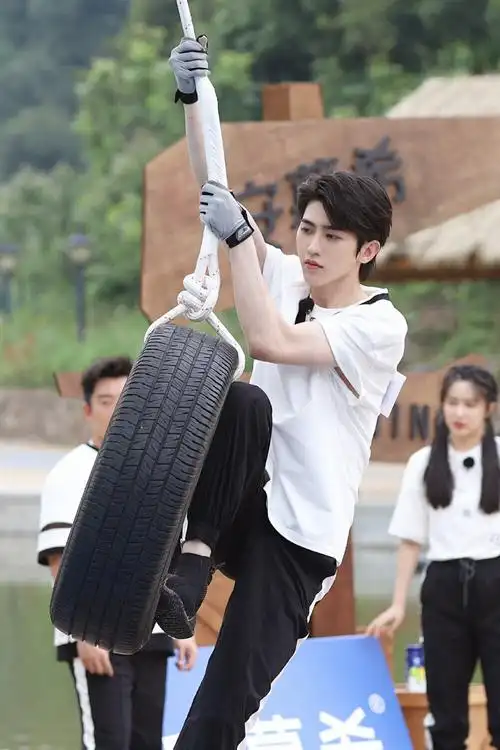 蔡徐坤《奔跑吧》