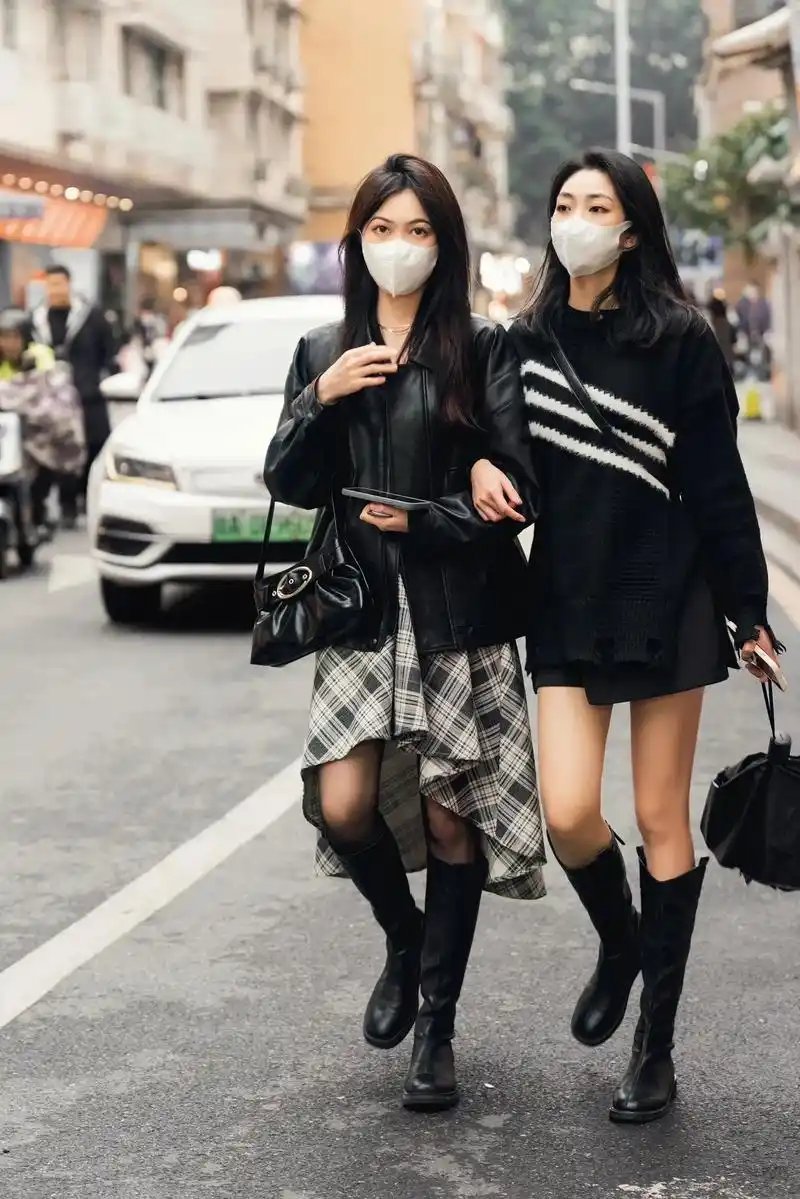 广州街拍.#街拍穿搭 #每一帧都是热爱 #穿出自己的风格 # - 抖音