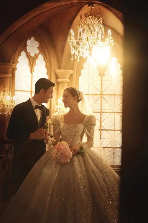 终于拍了心心念念的昆凌同款教堂婚纱照啦!仪式感满满