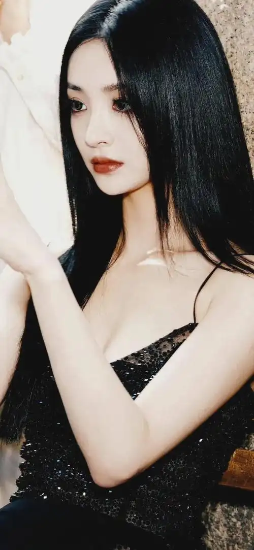 女星周洁琼荣获"年度时尚魅力艺人",美貌动人亮相|韩国|模特|乐器