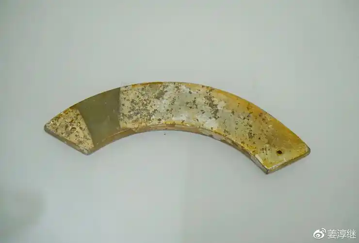 玉璜—大汶口文化—焦家遗址出土—章丘市博物馆藏