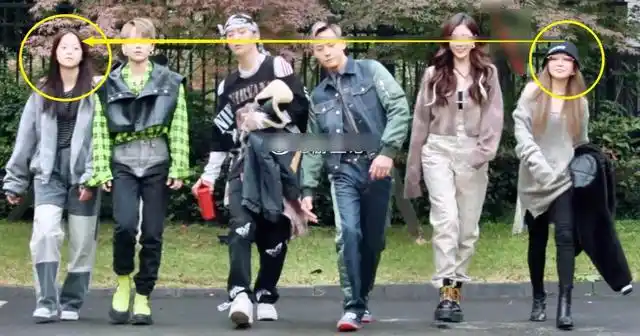 因为刘雨昕和欧阳娜娜之间,仅仅是相差了一厘米的,所以二人的身高差距