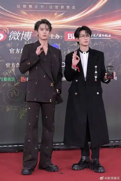 肖战王一博比帅,吴磊像霸总,王鹤棣像小说走出来_图片_来源