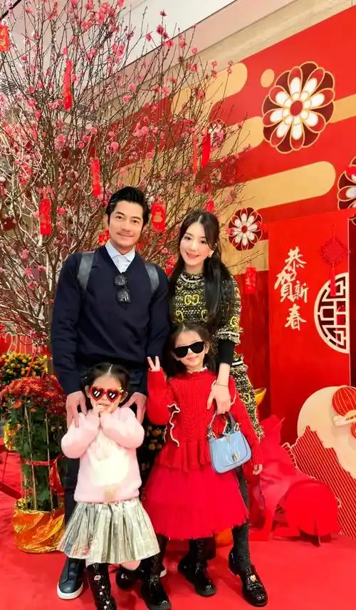 郭富城回港陪妻女过年!