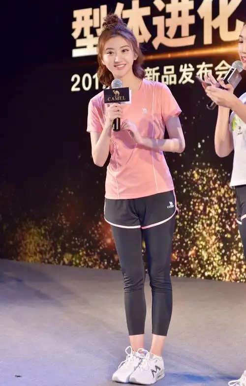 骆驼发力运动健身 景甜新理想型话题引爆