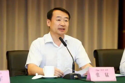 北京市委统战部党外知识分子工作处处长张猛同志致辞.