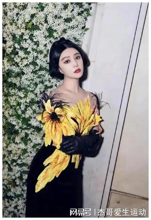 范冰冰完全不给内娱女星留机会戛纳之行6套行头一套比一套惊艳