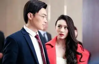 黄大妮牛顿是谁生的