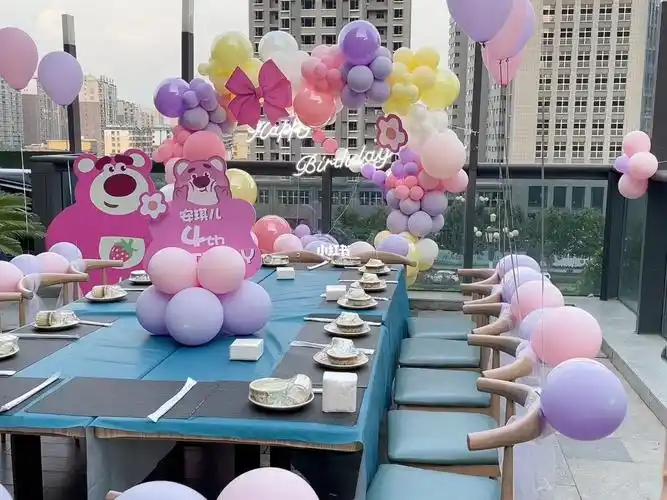 草莓熊主题生日布置