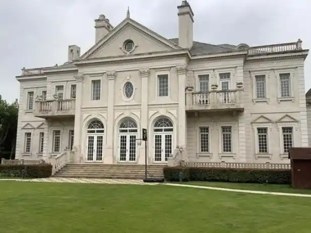 下系历经30轮报价拿下 系上海法拍第三高价豪宅