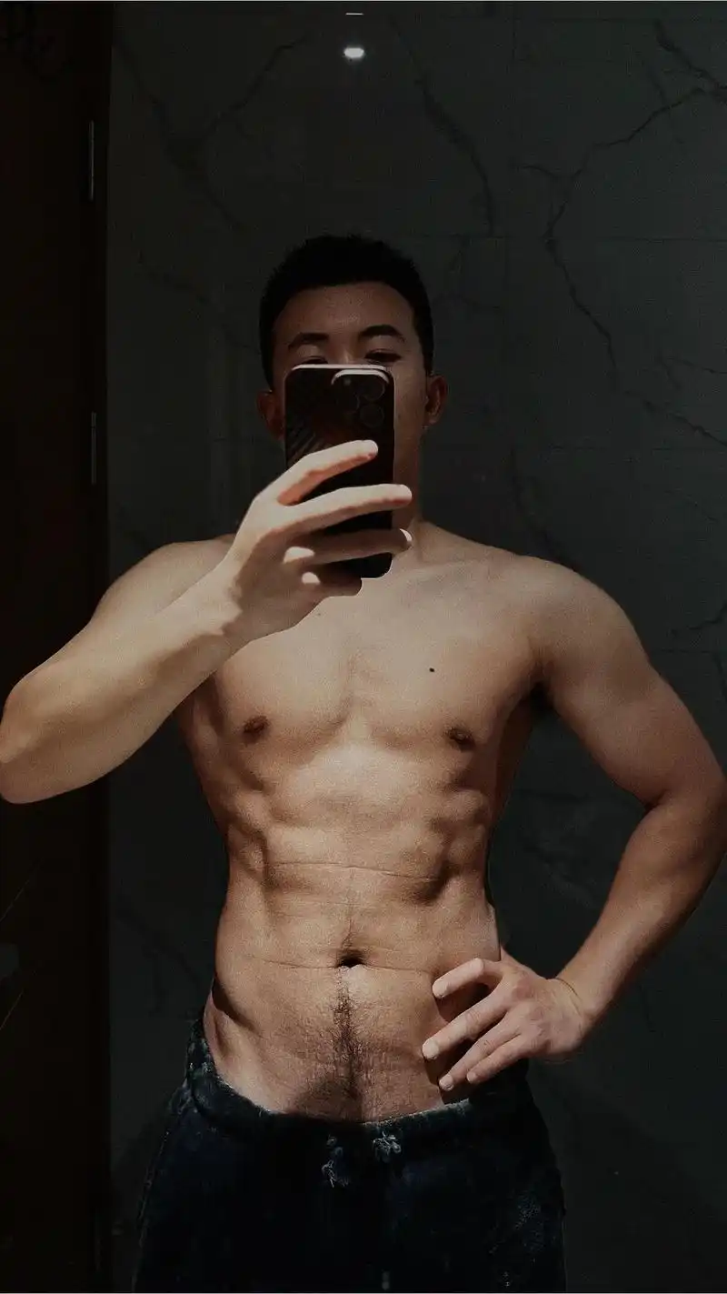 喜怒不形于色 心事莫让人知.#健身 #腹肌 #要做一个猛男  - 抖音