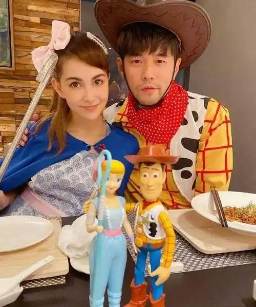 周杰伦昆凌万圣节玩high了!