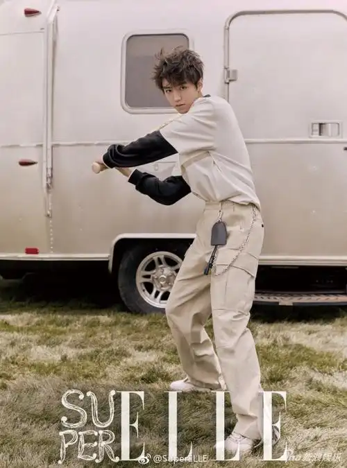 王俊凯最新封面大片曝光化身棒球少年诠释青春十八