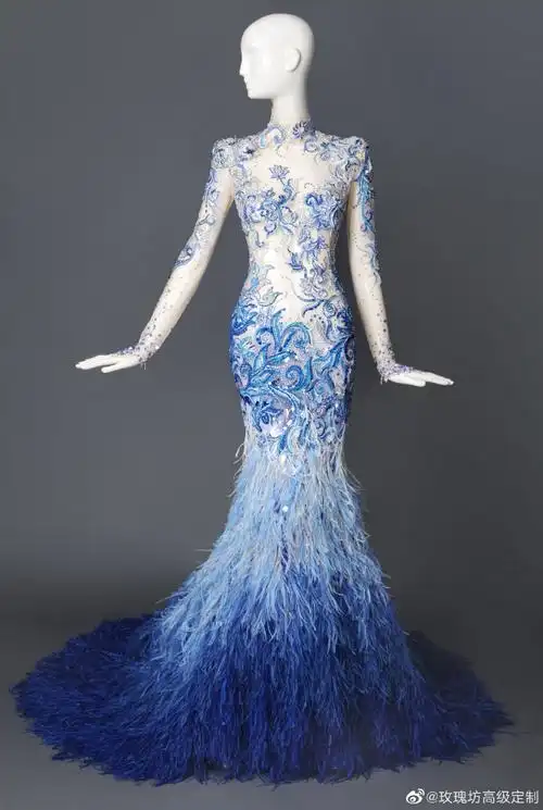 李紫婷mimi身着guopei(郭培)高定沙龙青花瓷礼服惊艳亮相#时尚知道