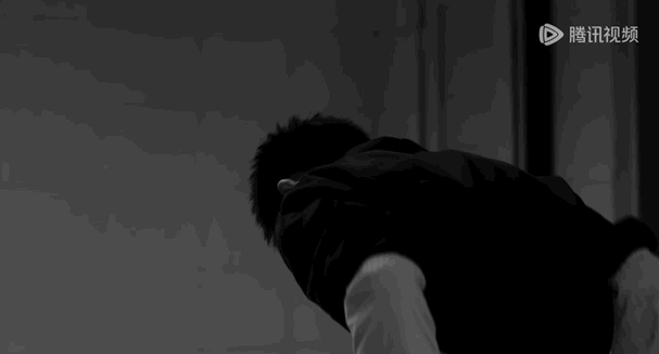 展开说    一,春色  李现周雨彤你们这哪里是新浪扫楼啊,这捧花照片