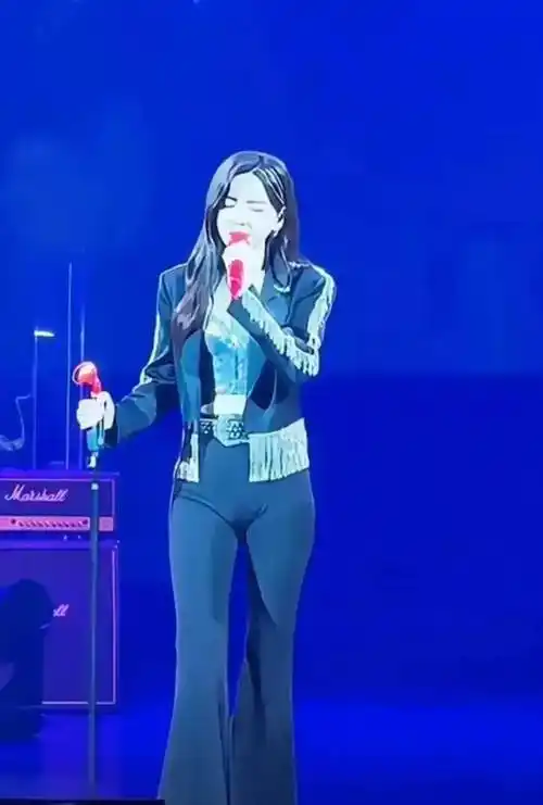 于文文被网友围攻,穿衣自由成了热议话题_争议_因为_女性