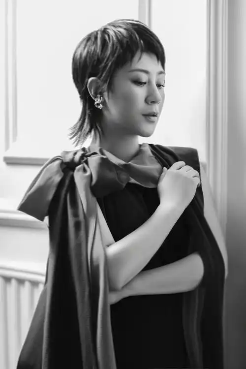 马丽很早就已经结婚了,和同为开心麻花团队的男演员许文赫,这两个人