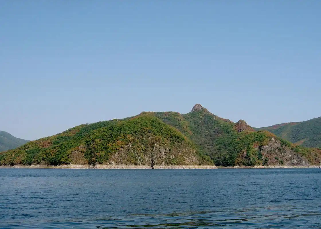 北山公园,吉林文庙:  松花湖风景名胜区:这是吉林市的一张名片,湖光山