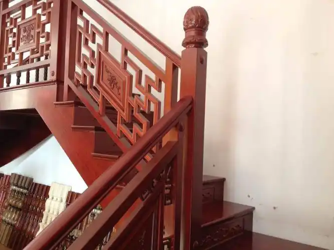 厂家定制 东阳木雕中式 仿古缅花格 实红木楼梯扶手批发