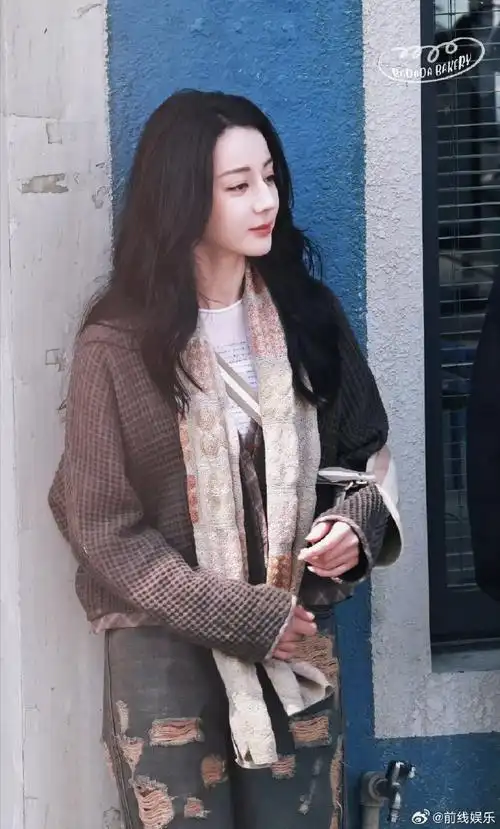 谁给迪丽热巴选的衣服