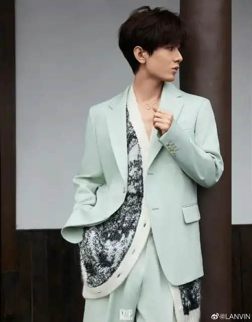 明星时装周行程图##成毅巴黎时装周