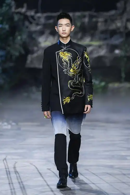 熊英盖娅传说2022春夏系列乾坤方仪发布会在京举行