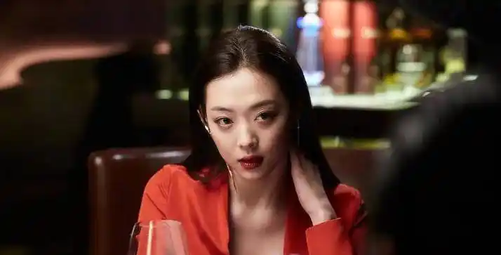 崔雪莉生前最后mv暴露内心世界,她的"疯"是求救信号_组合_黑狗_人们