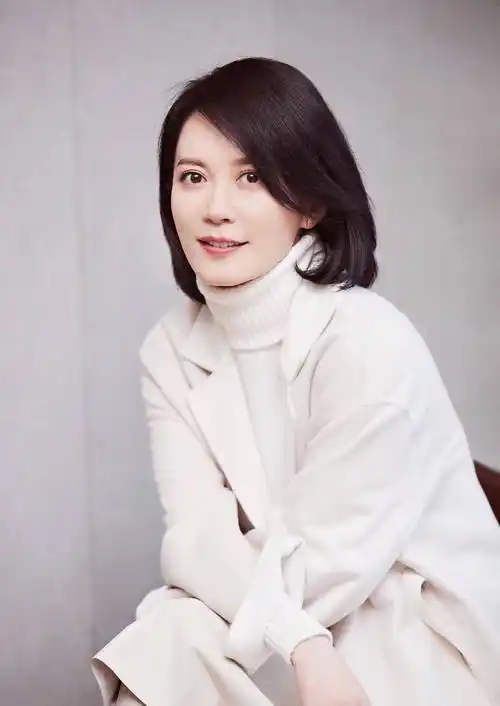 亏3800万不心疼,51岁不结婚不生子,俞飞鸿到底想要什么?