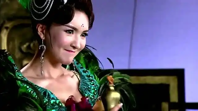 封神榜:凤青青偷偷在三霄水中下药,想要害其受伤,让其吸取教训