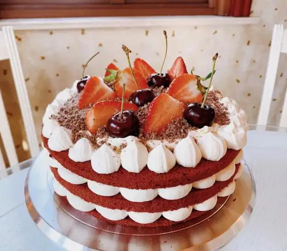 家里人过生日都会自己做蛋糕,因为自己做的感觉比外卖的都好吃,糖份