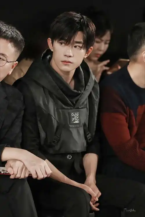 易烊千玺 米兰时装周##emporio armani全球代言人易