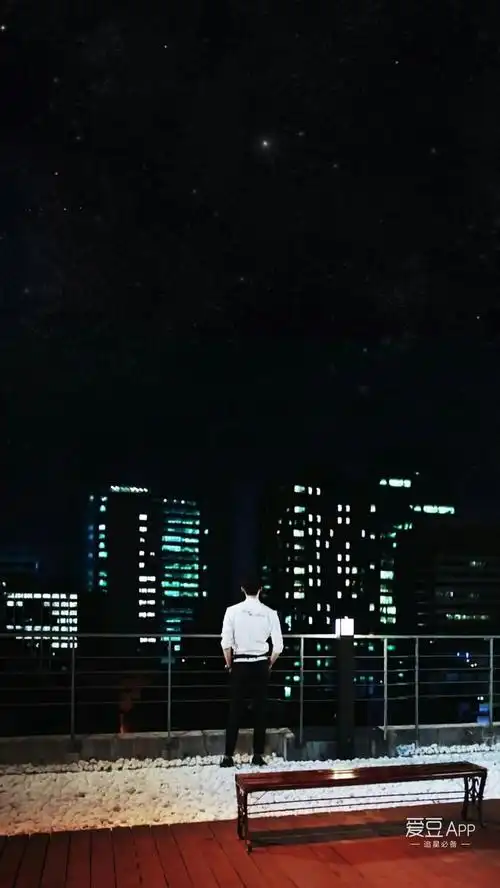 [李钟硕][分享]160918 宽肩细腰大长腿!李钟硕的完美背影杀