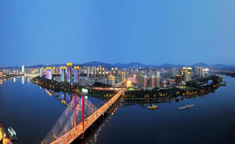 2019"吉林碳谷"吉林市国际马拉松今日鸣枪开跑-人民数字联播网吉林