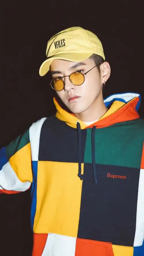 吴亦凡酷劲十足时尚写真图片手机壁纸