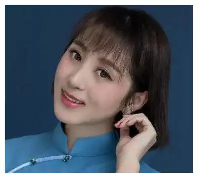 她是云飞前妻,老公星光大道成名后和她离婚,如今独自带女儿生活__财经