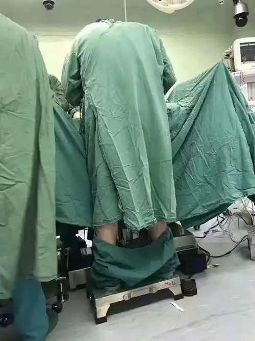 外科医生的一天十次穿裤子